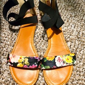 Size 7.5/8 Sandals